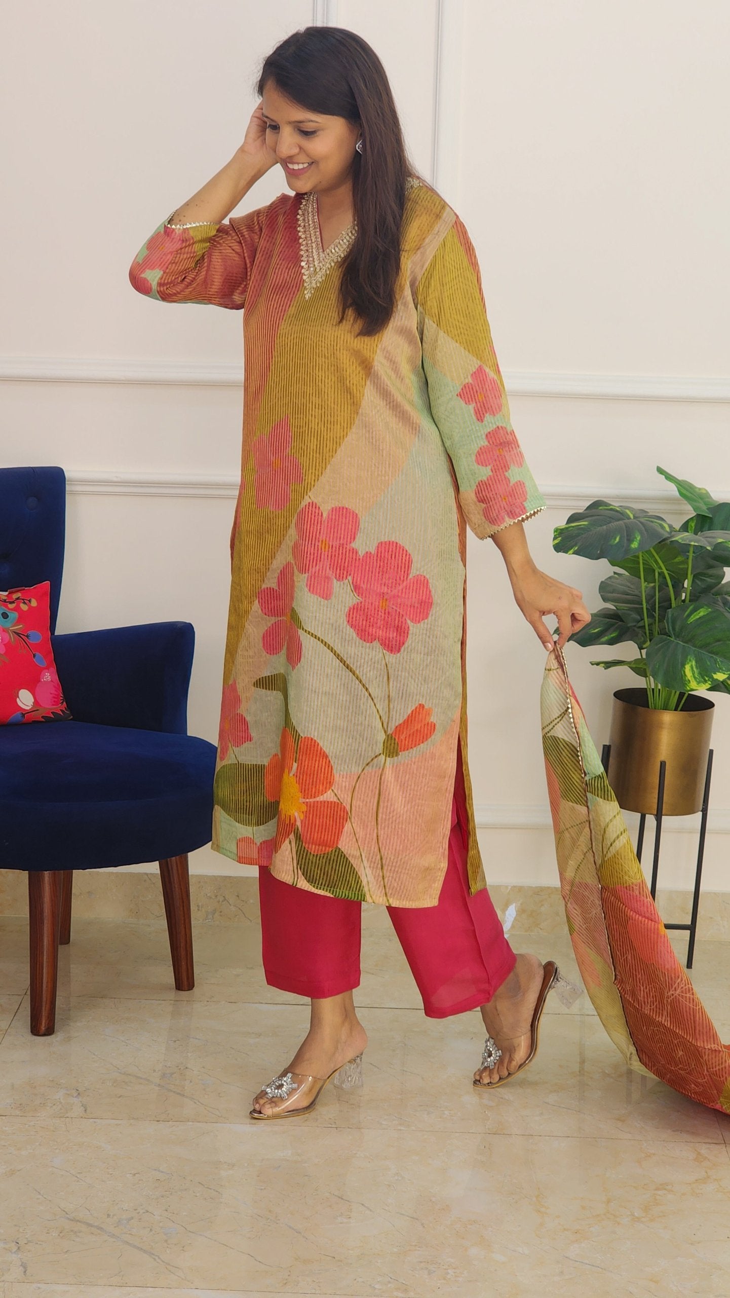 Floral Suit Set On Satin Tissue