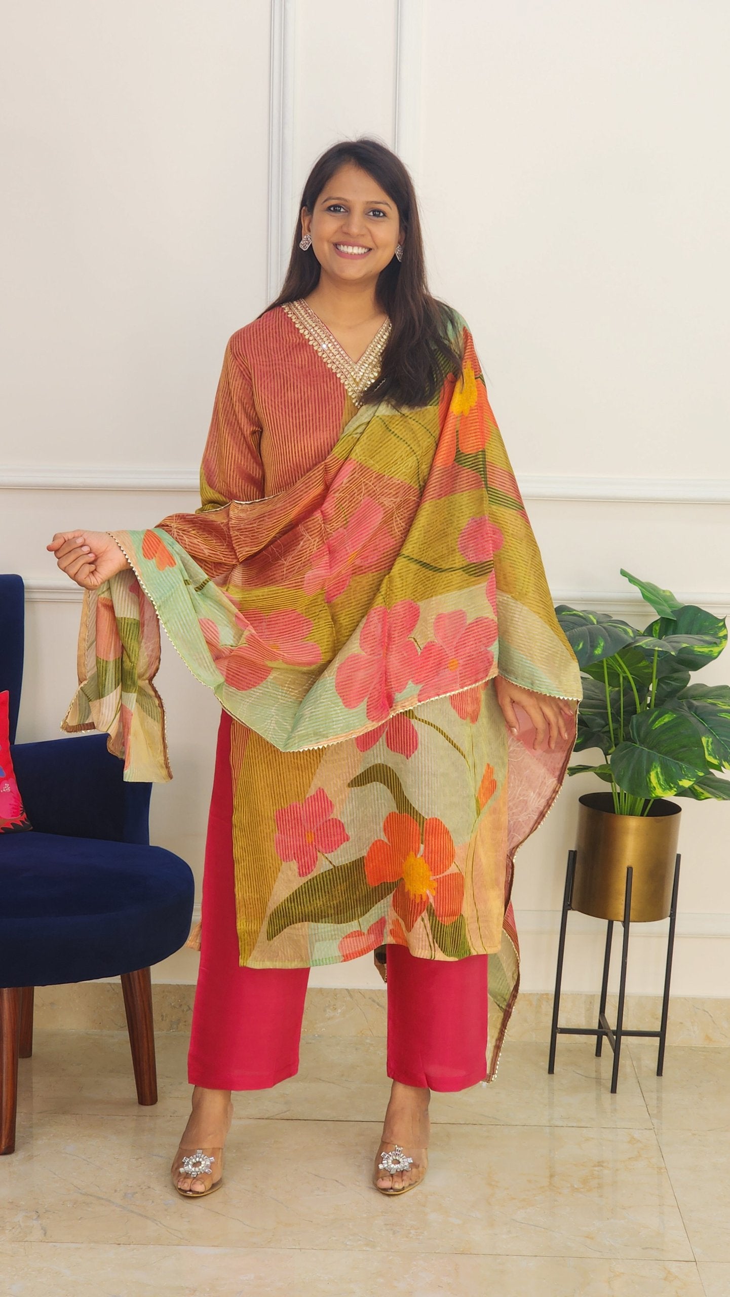 Floral Suit Set On Satin Tissue