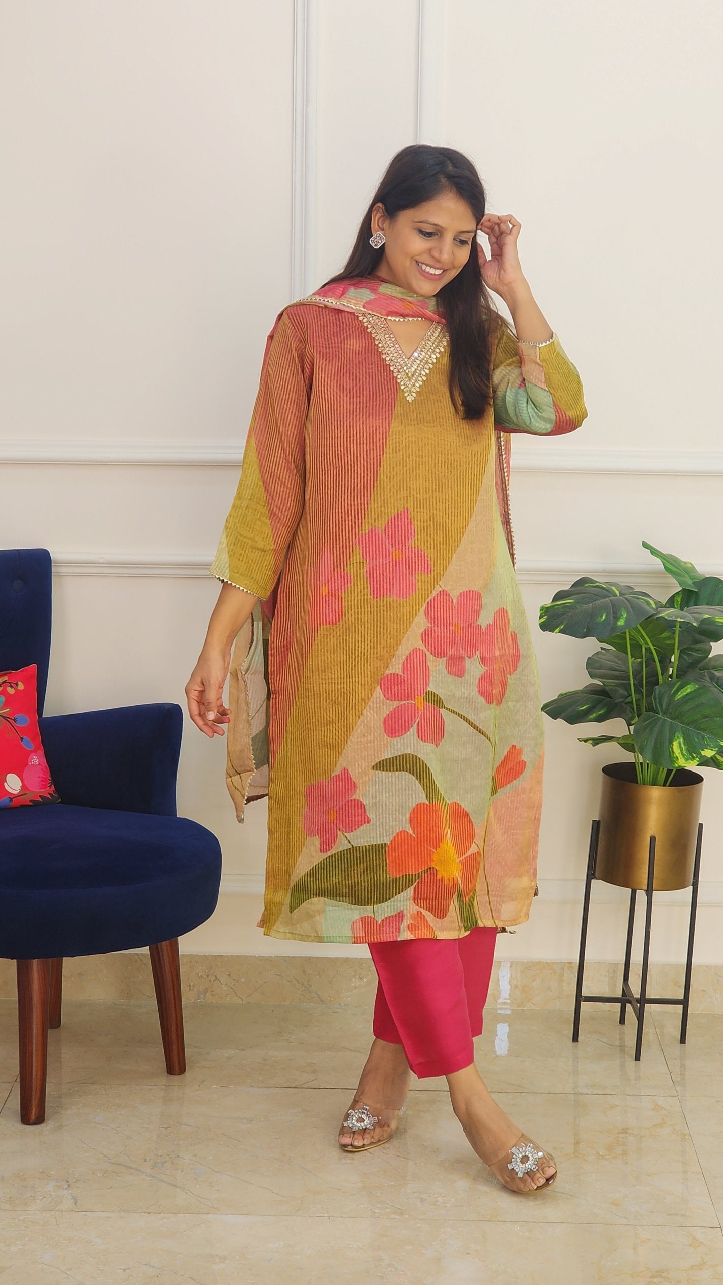 Floral Suit Set On Satin Tissue