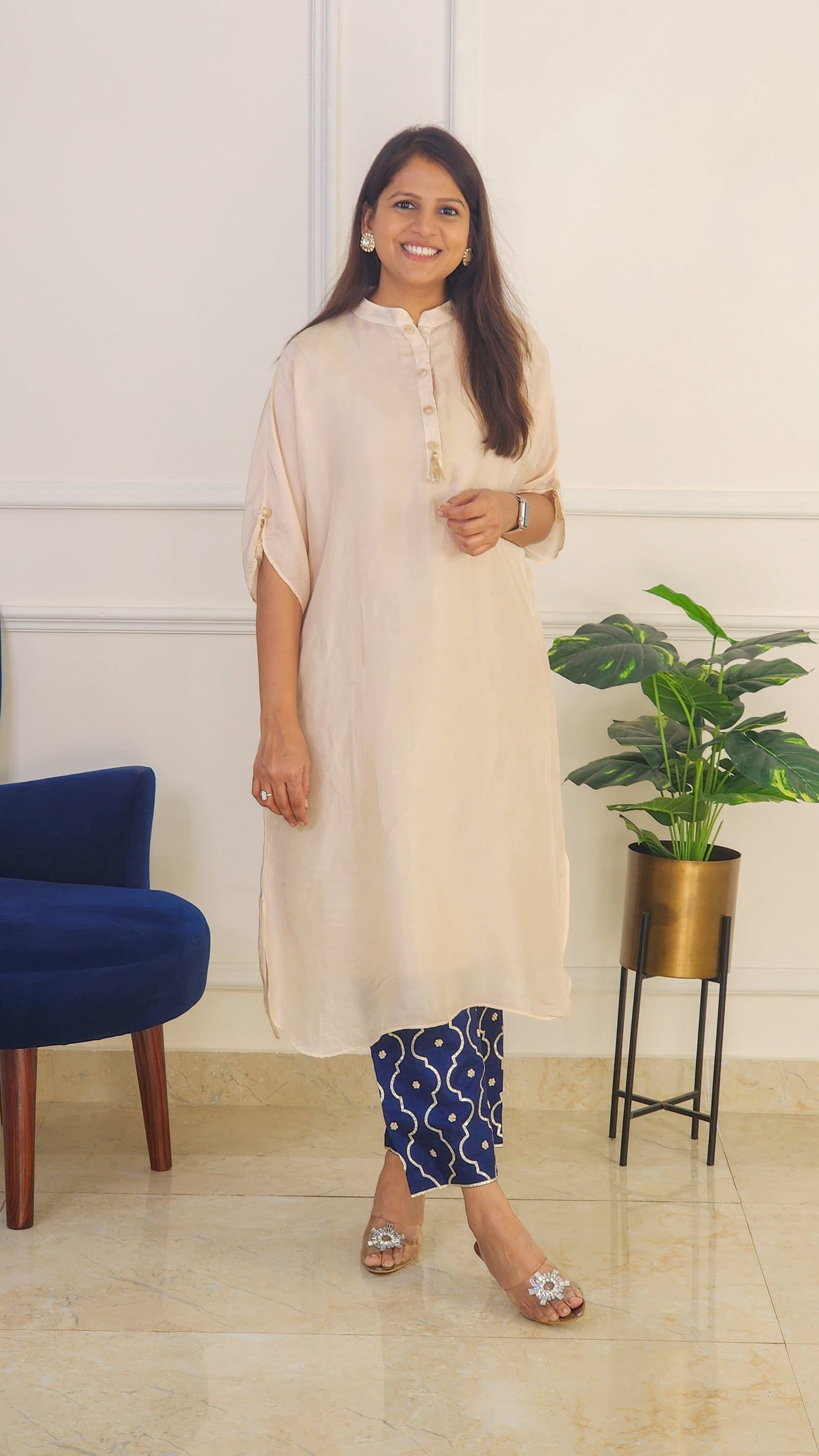 Mor Pankhi Jaal Pants With Off White Kaftan