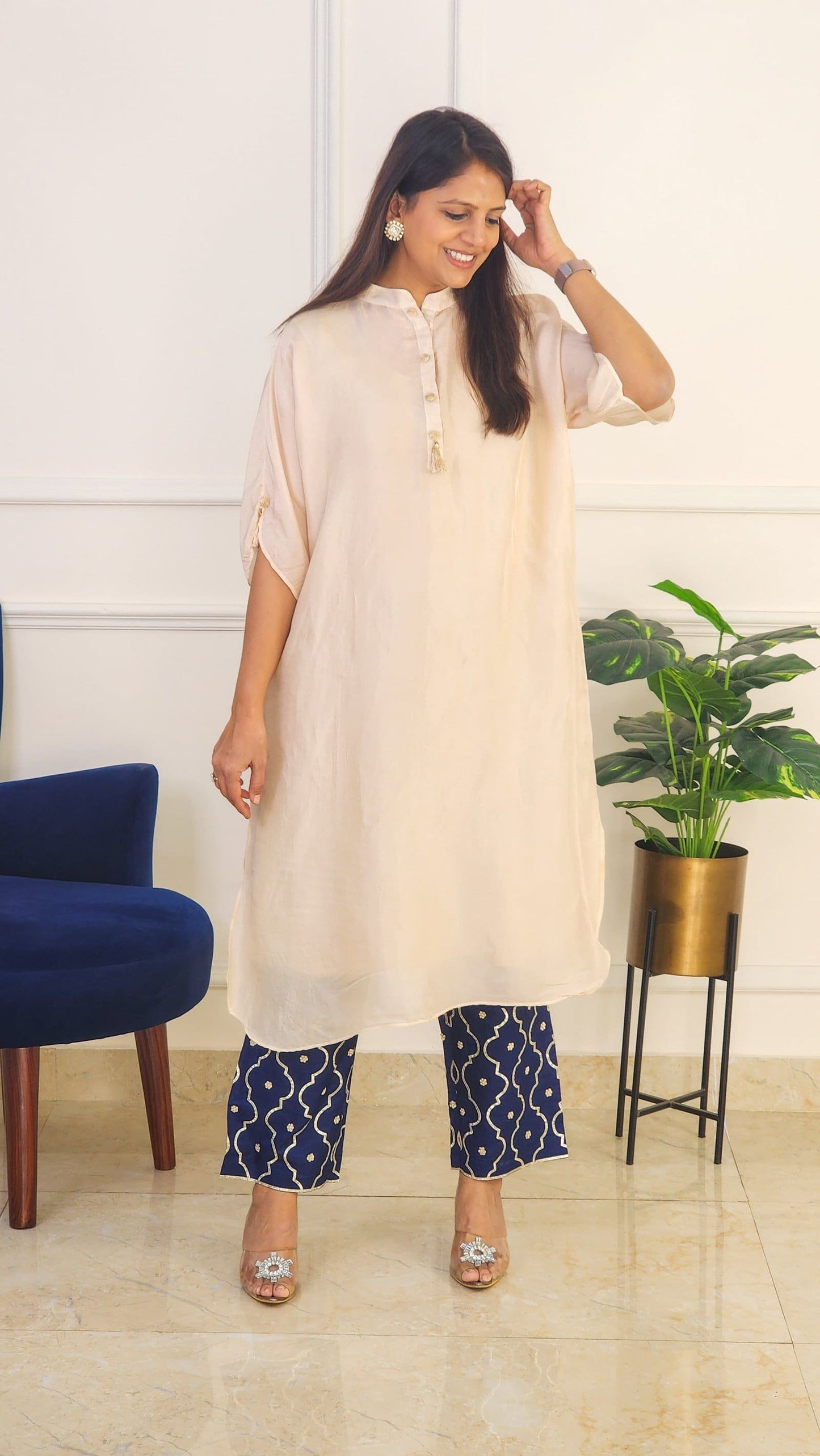 Mor Pankhi Jaal Pants With Off White Kaftan