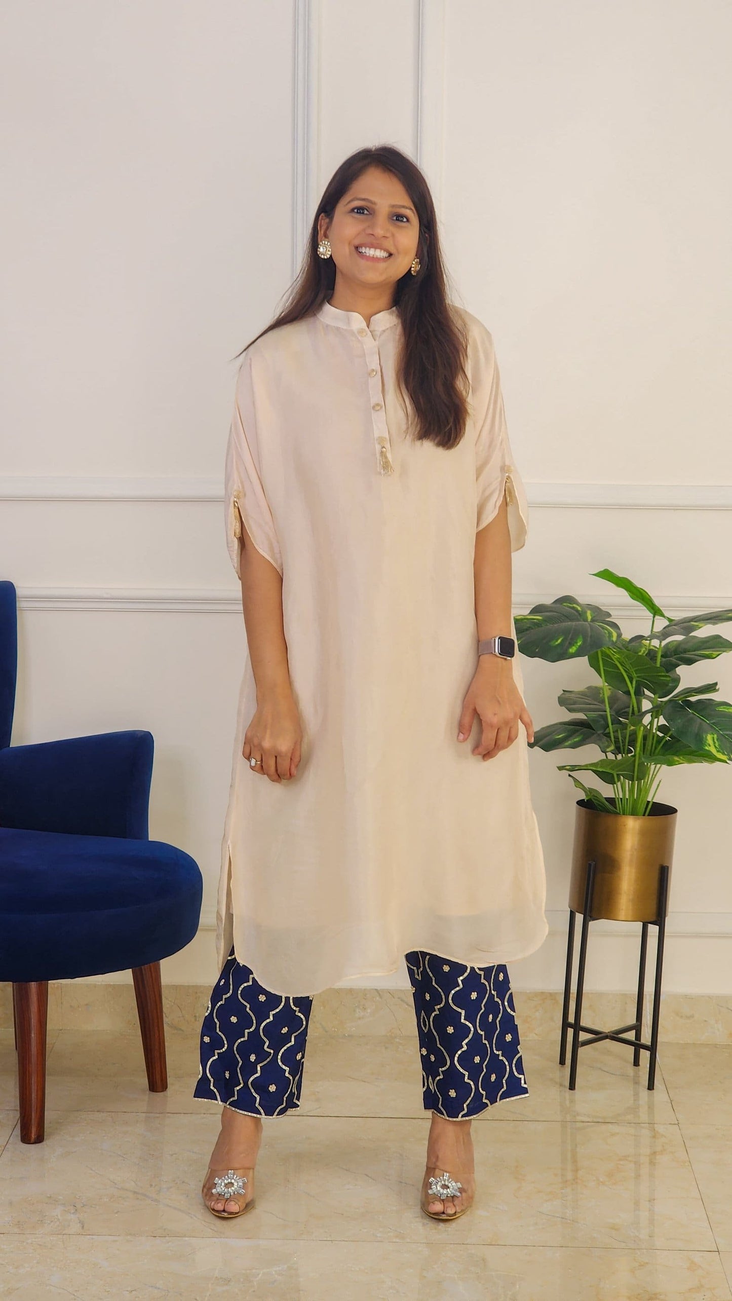 Mor Pankhi Jaal Pants With Off White Kaftan
