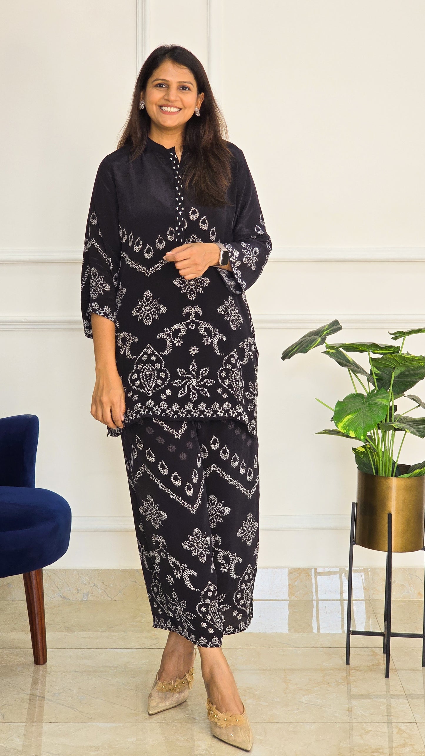 Black Vintage Bandhej Co Ord Set
