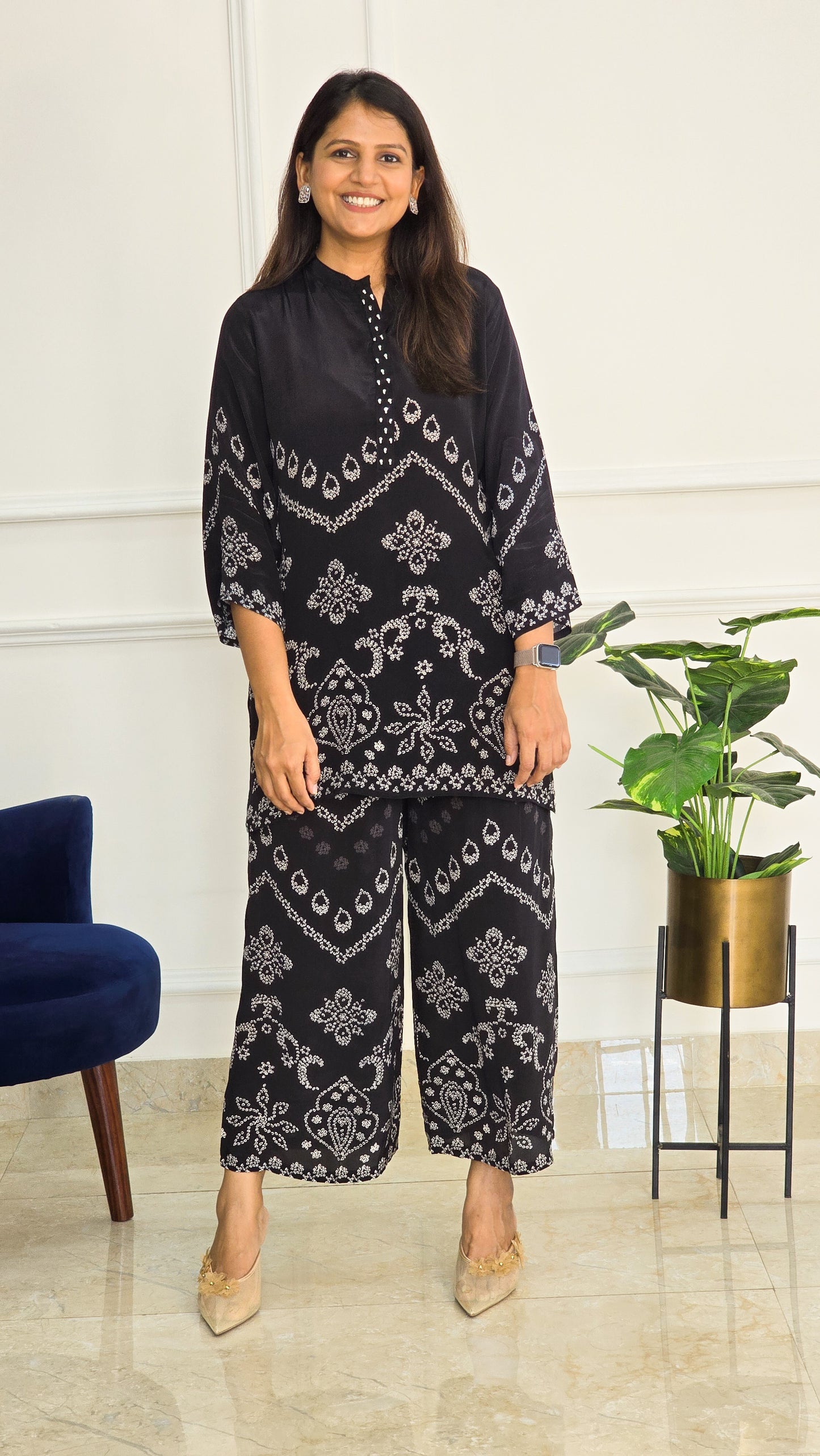Black Vintage Bandhej Co Ord Set