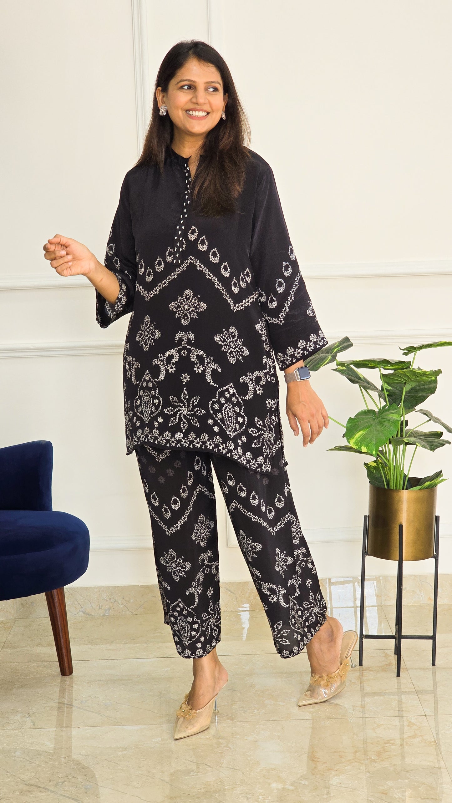Black Vintage Bandhej Co Ord Set