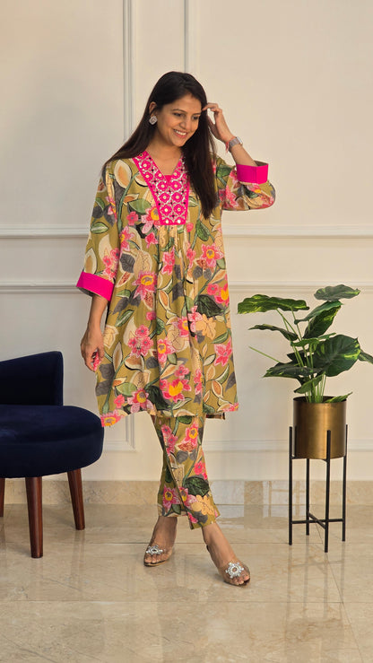 Jhilmil Green Floral Kurta Set - View 4 - PinkTree by Shrutika