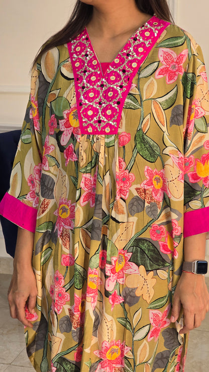 Jhilmil Green Floral Kurta Set - View 5 - PinkTree by Shrutika