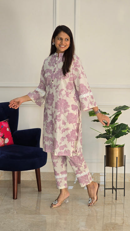 Lilac Floral Kurta and Pants Set - View 3 - PinkTree by Shrutika