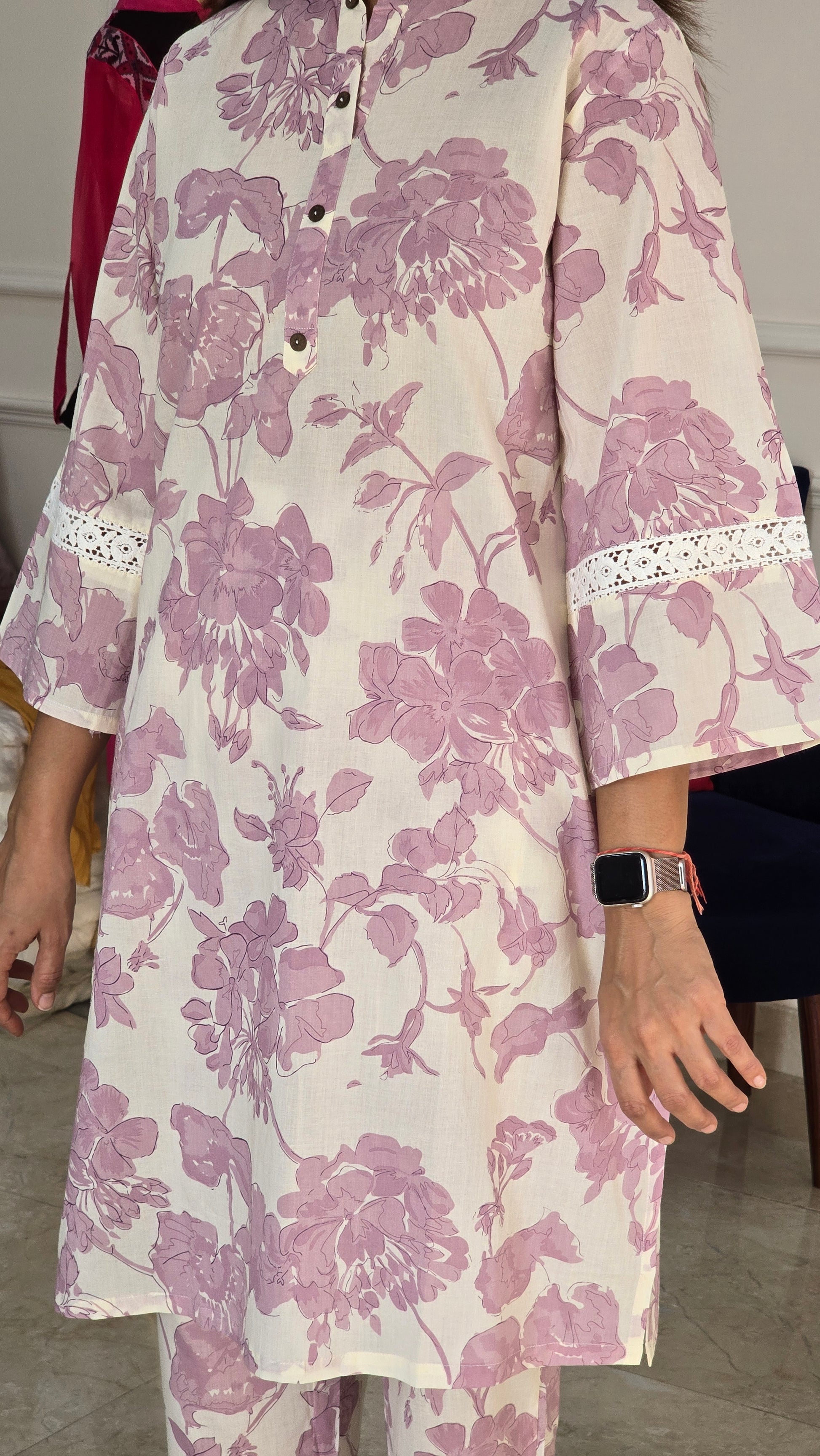 Lilac Floral Kurta and Pants Set - View 5 - PinkTree by Shrutika
