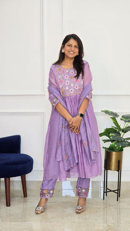 Lilac Mul Chanderi Embrioderd Suit