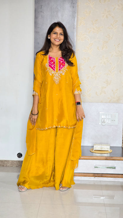 Yellow Bandhej Detailing Set