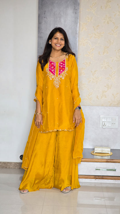 Yellow Bandhej Detailing Set