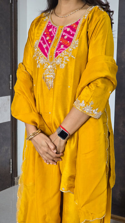 Yellow Bandhej Detailing Set