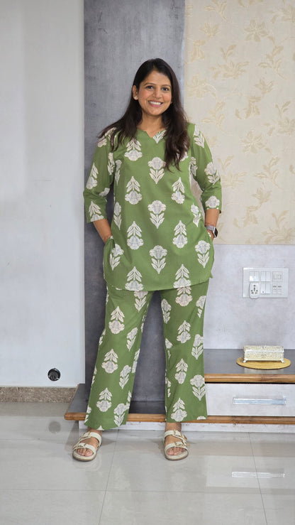 Green Printed Lounge Set