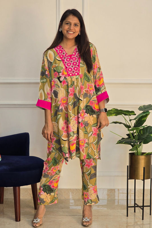 Jhilmil Green Floral Kurta Set