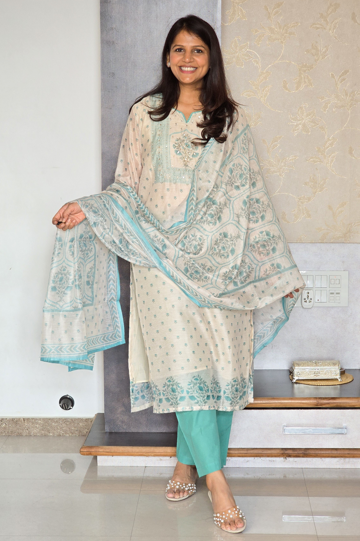 Neel Bahaar Set