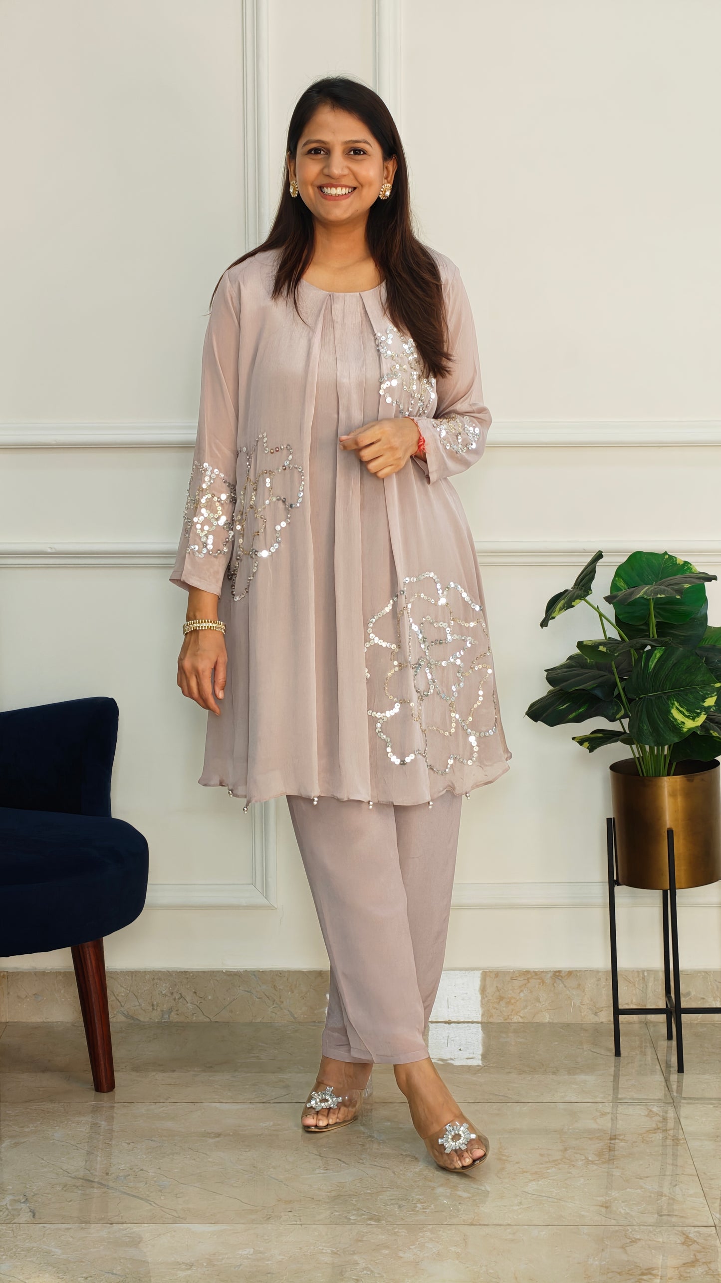 Sheen Tari Kurta and Pants Set (Dove Grey)