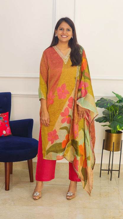 Floral Suit Set On Satin Tissue