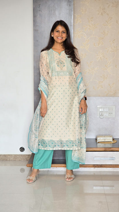 Neel Bahaar Set