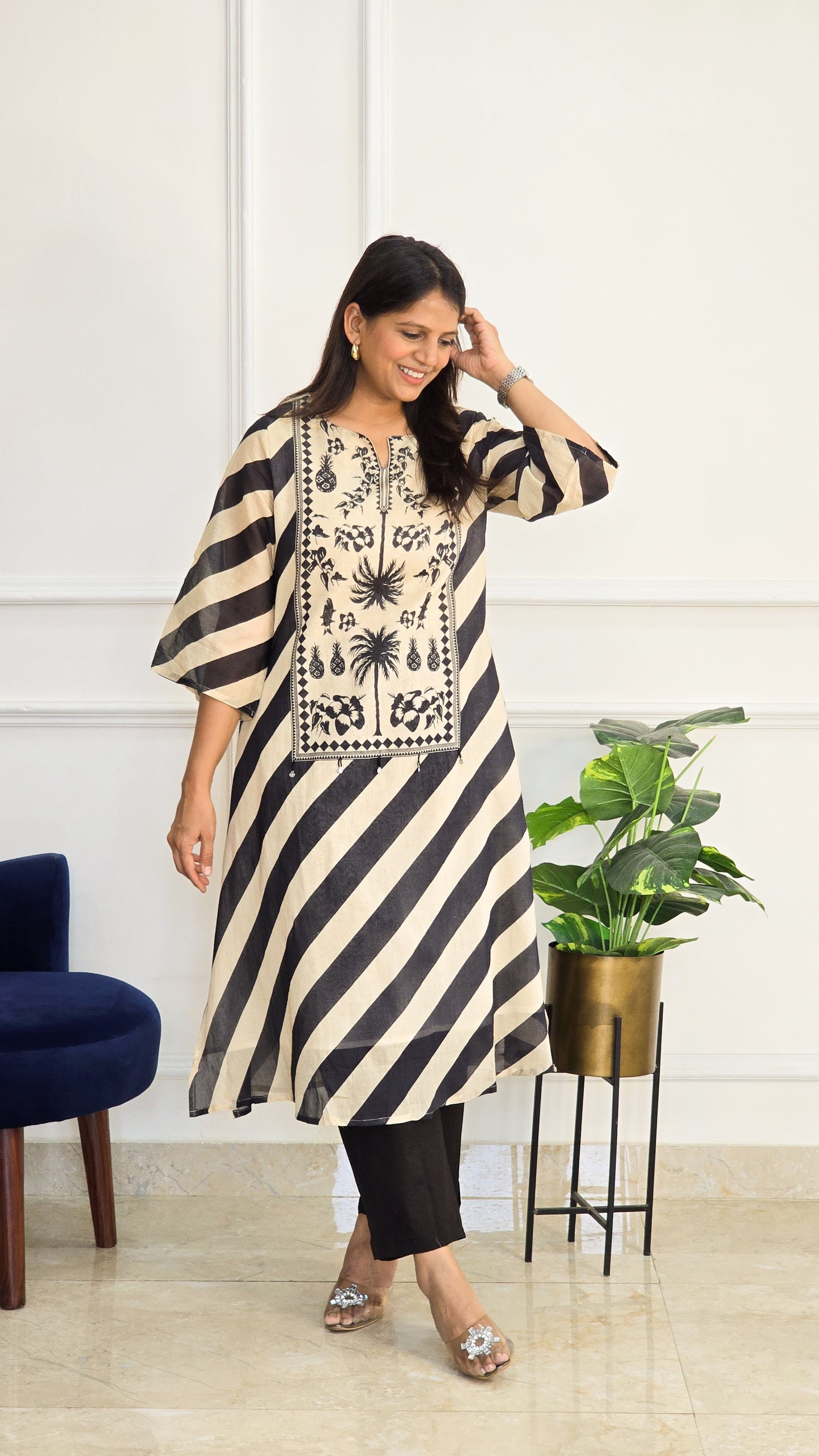 Black and White Mul Set - View 4 - PinkTree by Shrutika