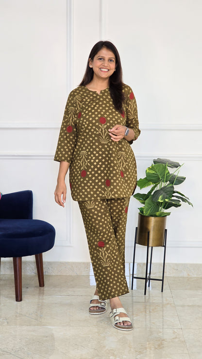 Olive Bloom Lounge Set - View 5 - PinkTree by Shrutika