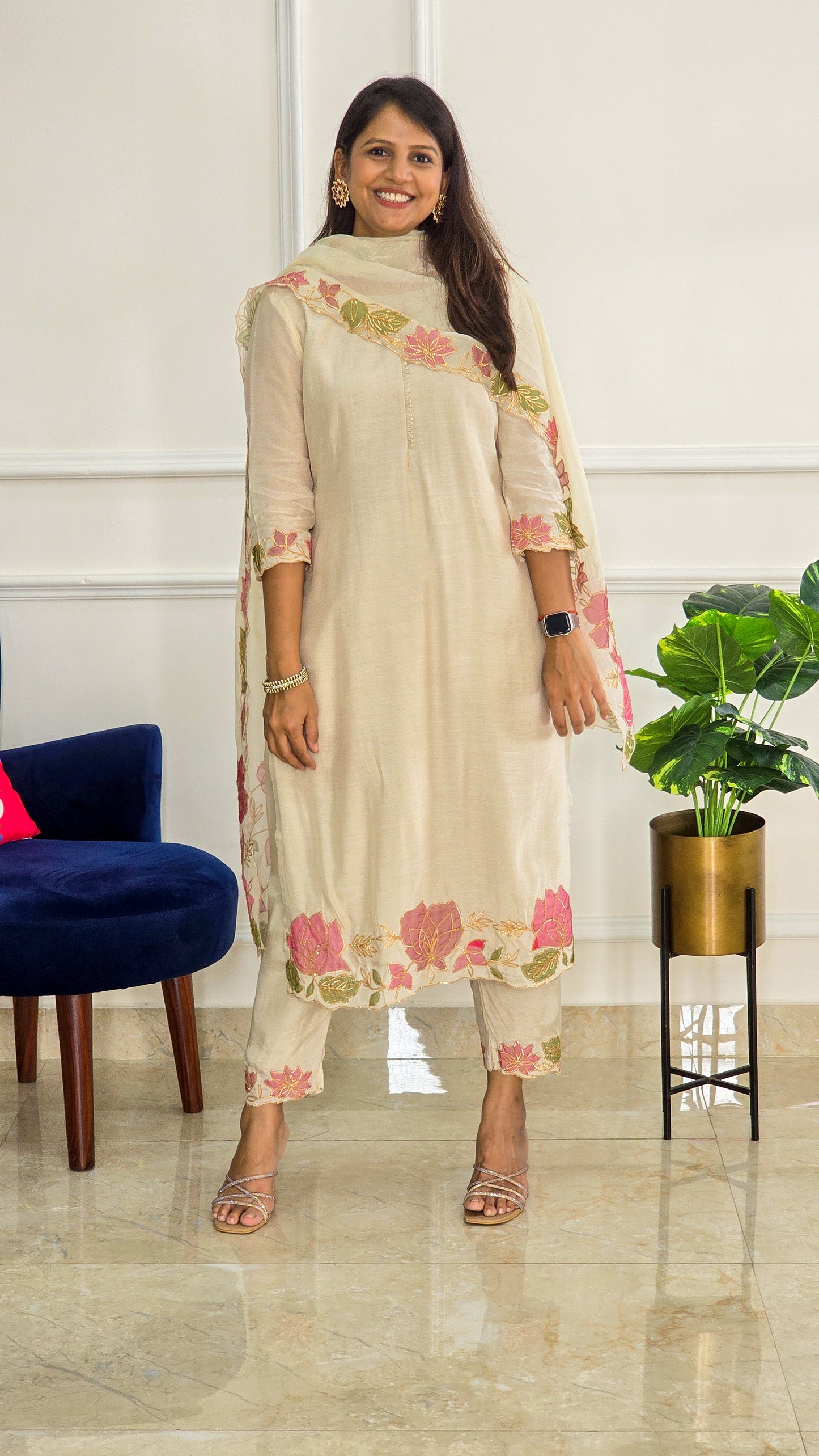 Off White Applique Suit Set