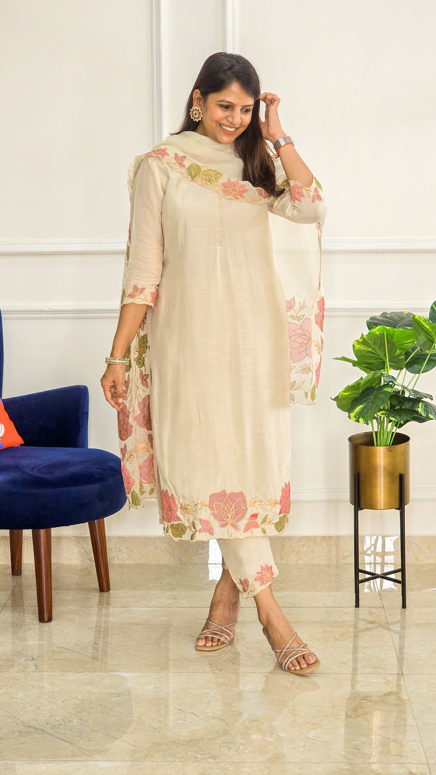 Off White Applique Suit Set