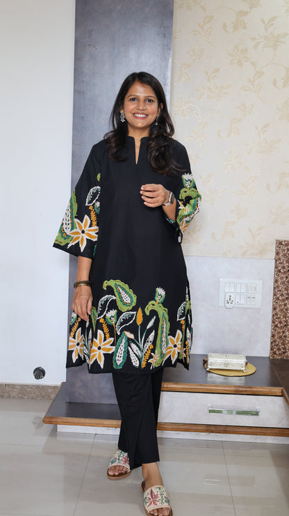 Black Phool Kurta Set