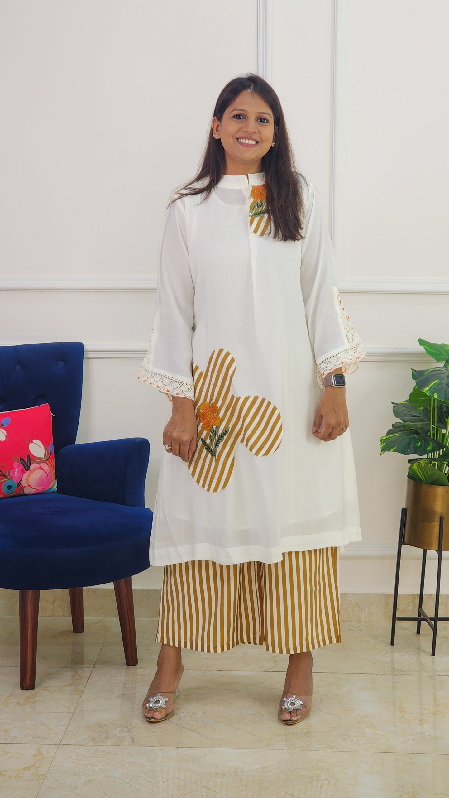 Off White Kurta Set With Stripe Applique Embroidery Detailing